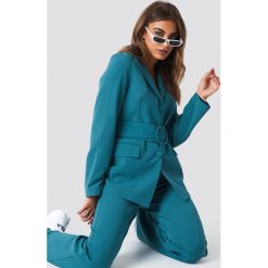 NA-KD Classic Marynarka z szerokim paskiem - Green,Turquoise. Zielone marynarki i żakiety damskie NA-KD Classic, w paski, z poliesteru. Za 202,95 zł.