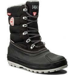 Śniegowce HELLY HANSEN - Tundra Cwb 112-32.991 Jet Black/Charcoal/Angora/Light Grey. Czarne kozaki damskie Helly Hansen, na zimę, ze skóry ekologicznej, przed kolano, na wysokim obcasie, bez zapięcia. W wyprzedaży za 449,00 zł.