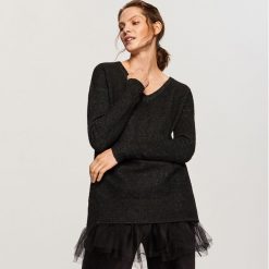Sweter z tiulową falbanką - Czarny. Czarne bez kategorii marki Reserved, s, z tiulu, z falbankami. W wyprzedaży za 49,99 zł.