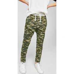 Spodnie chłopięce: Mango Kids – Spodnie dziecięce fossil 104-164 cm