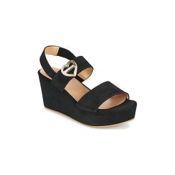 Sandały Love Moschino JA16097E13. Czarne sandały damskie Love Moschino, bez wzorów, bez obcasa, bez zapięcia. Za 755,30 zł.