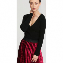Czarny Sweter Out In Front. Czarne swetry klasyczne damskie marki other, na jesień, l. Za 39,99 zł.