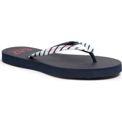Japonki EA7 EMPORIO ARMANI - XFQ003 XK136 M624 Navy/Cannes Graphic. Czarne klapki damskie EA7 Emporio Armani, bez wzorów, z tworzywa sztucznego, bez obcasa. Za 289,00 zł.