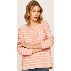 Tommy Hilfiger - Longsleeve. Białe bluzki damskie TOMMY HILFIGER, s, bez wzorów, z bawełny, z okrągłym kołnierzem. Za 269,90 zł.