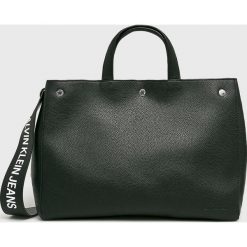 Calvin Klein Jeans - Torebka. Szare torebki klasyczne damskie Calvin Klein Jeans, w paski, z jeansu, duże. Za 649,90 zł.
