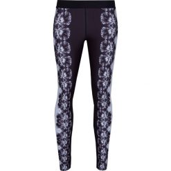 Leginsy MONREAL LONDON Fioletowy|Print|Czarny. Czarne legginsy sportowe damskie marki Monreal London, z nadrukiem, z jersey. Za 550,00 zł.