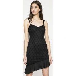 Missguided - Sukienka. Szare sukienki asymetryczne marki Missguided, na co dzień, z materiału, casualowe, z asymetrycznym kołnierzem, mini. W wyprzedaży za 49,90 zł.