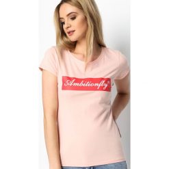 Bluzki damskie: Różowy T-shirt Ambition Fly