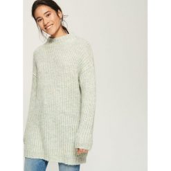 Długi sweter oversize - Wielobarwn. Szare bez kategorii marki Sinsay, s. W wyprzedaży za 39,99 zł.