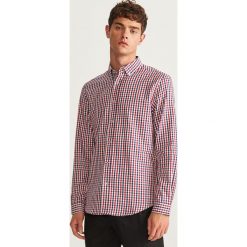 Koszula w kratkę regular fit - Czerwony. Białe koszule męskie w kratę marki Reserved, l. Za 99,99 zł.