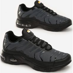 Szare Buty Sportowe Sizable. Szare buty sportowe męskie Born2be, na sznurówki. Za 109,99 zł.