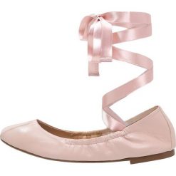 Buty damskie: mint&berry Baleriny z zapięciem rose