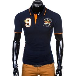 KOSZULKA MĘSKA POLO Z NADRUKIEM S908 - GRANATOWA. Niebieskie koszulki polo Ombre Clothing, m, z nadrukiem. Za 59,00 zł.