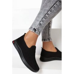 Czarne Buty Sportowe Palasise. Czarne buty sportowe damskie Born2be, bez wzorów, sportowe. W wyprzedaży za 49,99 zł.