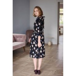 Sukienka Celia Mignon 32 czarny. Czarne sukienki damskie Marie Zélie, w paski, z bawełny, retro, ze stójką, bez rękawów. W wyprzedaży za 286,20 zł.