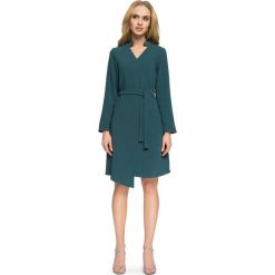KLARA Sukienka szmizjerka z paskiem - zielona. Żółte sukienki damskie Stylove, s, bez wzorów, z tkaniny, z asymetrycznym kołnierzem, z długim rękawem, długie, asymetryczne. Za 169,00 zł.