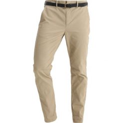 Scotch & Soda STUART IN PEACHED Chinosy sand. Brązowe chinosy męskie Scotch & Soda, z bawełny. Za 389,00 zł.