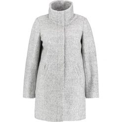 Płaszcze damskie pastelowe: Zizzi Krótki płaszcz light grey