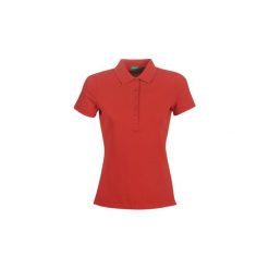 Koszulki polo z krótkim rękawem Benetton MONNIKHA. Czerwone koszulki damskie Benetton, s, bez wzorów, z krótkim rękawem. Za 109,00 zł.