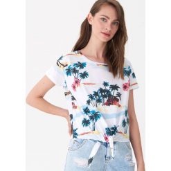 T-shirt z wiązaniem u dołu - Wielobarwny. Szare t-shirty damskie House, xl, bez wzorów, bez kołnierzyka. W wyprzedaży za 19,99 zł.