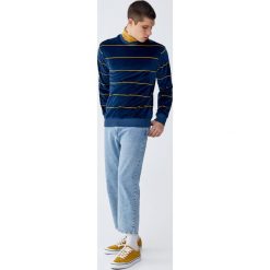 Aksamitna bluza w paski. Szare bluzy męskie Pull&Bear, m, w paski, bez kołnierzyka, bez rękawów, bez kaptura. Za 139,00 zł.