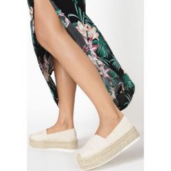 Beżowe Espadryle Dalvik. Brązowe espadryle damskie Born2be, bez wzorów, bez obcasa. W wyprzedaży za 89,99 zł.