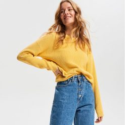 Bawełniany sweter - Żółty. Żółte swetry klasyczne damskie marki Reserved, s, z bawełny. Za 69,99 zł.