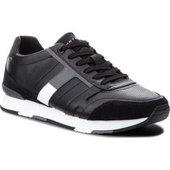 Sneakersy TOMMY HILFIGER - Corporate Leather Mix Sneaker FM0FM01899 Black 990. Czarne sneakersy męskie TOMMY HILFIGER, na co dzień, bez wzorów, z zamszu, bez zapięcia. W wyprzedaży za 309,00 zł.