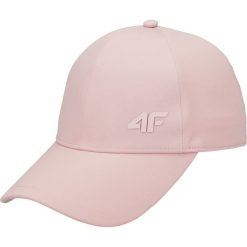 Czapka z daszkiem damska CAD100 - jasny róż. Różowe czapki damskie 4f, w paski. Za 69,99 zł.