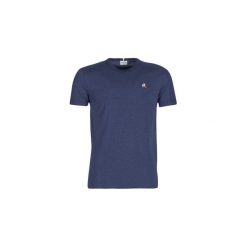 T-shirty z krótkim rękawem Le Coq Sportif ESS Tee SS N°9 M. Niebieskie t-shirty męskie le coq sportif, xl, bez wzorów, bez kołnierzyka, krótkie. Za 134,10 zł.