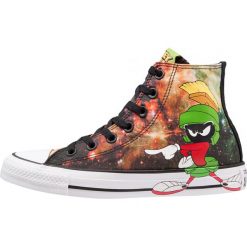 Converse CHUCK TAYLER ALL STAR HI MARVIN Tenisówki i Trampki wysokie black/green/white. Białe tenisówki damskie Converse, z materiału. W wyprzedaży za 254,25 zł.