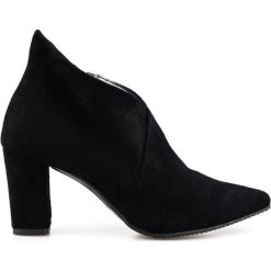 Botki niskie w szpic czarne Optimo (39). Czarne botki damskie Estetino, z zamszu, eleganckie, na niskim obcasie, bez zapięcia. Za 159,00 zł.