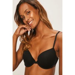Emporio Armani - Biustonosz. Czarne biustonosze Emporio Armani, z haftami, z elastanu. W wyprzedaży za 179,90 zł.