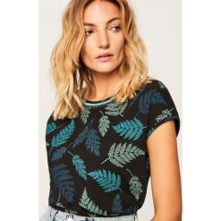 T-shirt we wzory - Czarny. Czarne t-shirty damskie Reserved, l. Za 39,99 zł.