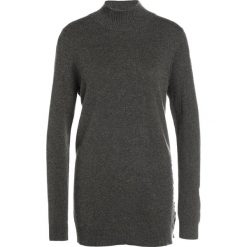 Swetry klasyczne damskie: Repeat Sweter forest