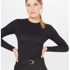 Bluzka z modalu TENCEL™ Mohito Cares - Czarny. Czarne bluzki damskie Mohito, s, bez wzorów, bez kołnierzyka, bez rękawów. Za 69,99 zł.