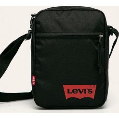 Levi's - Saszetka. Czarne nerki damskie Levi's®, w paski, z poliesteru, małe, z nadrukiem, bez dodatków. Za 89,90 zł.