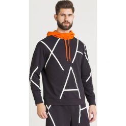 BLUZA Armani Exchange. Czarne bluzy męskie Armani Exchange, s, z nadrukiem, z kapturem, bez rękawów, z kapturem. Za 391,30 zł.
