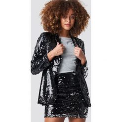 Trendyol Double Sides Sequined Top - Black. Czarne topy damskie Trendyol, bez wzorów, z klasycznym kołnierzykiem. W wyprzedaży za 113,58 zł.