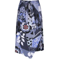 Spódnica w kolorze niebieskim. Niebieskie spódniczki damskie Gerry Weber, na co dzień, w paski, z wiskozy, midi, asymetryczne. W wyprzedaży za 169,95 zł.