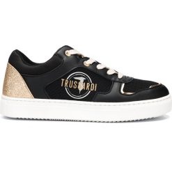 Trussardi Jeans Tenisówki Czarny. Czarne trampki i tenisówki damskie Trussardi Jeans, bez wzorów, z jeansu, bez zapięcia. Za 628,95 zł.