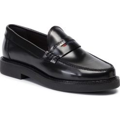 Lordsy GANT - Kelly 19571895 Black G00. Czarne półbuty damskie GANT, ze skóry ekologicznej, bez obcasa, na płaskiej podeszwie. W wyprzedaży za 429,00 zł.