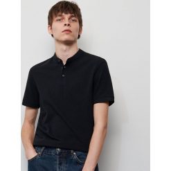 Koszulka polo ze stójką - Czarny. Czarne koszulki polo męskie Reserved, s, bez wzorów, bez rękawów. Za 49,99 zł.