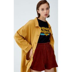 Spodenki sztruksowe. Szare szorty damskie marki Pull&Bear, ze sztruksu. Za 69,90 zł.