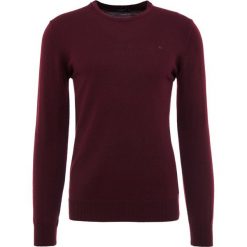 J.LINDEBERG Sweter zinfandel. Czerwone bez kategorii marki J.LINDEBERG, s, z wełny. Za 419,00 zł.