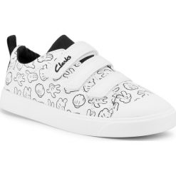 Tenisówki CLARKS - City Glowe K 261495787 White. Białe trampki chłopięce Clarks, bez wzorów, z gumy, na rzepy. Za 179,00 zł.