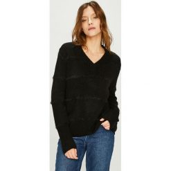 Jacqueline de Yong - Sweter Rascal. Czarne swetry oversize damskie marki Jacqueline de Yong, s, z elastanu. W wyprzedaży za 59,90 zł.