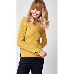 Sweter kaszmirowy w kolorze żółtym. Żółte swetry klasyczne damskie marki Manode, s, z kaszmiru, z okrągłym kołnierzem. W wyprzedaży za 434,95 zł.
