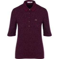 Koszulka polo w kolorze bordowym. Czerwone koszulki damskie Lacoste, bez wzorów, polo, bez rękawów. W wyprzedaży za 299,95 zł.