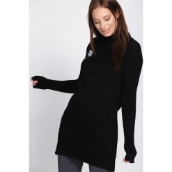 Czarna Tunika Synonymous. Czarne tuniki damskie Born2be, na jesień, uniwersalny. Za 49,99 zł.